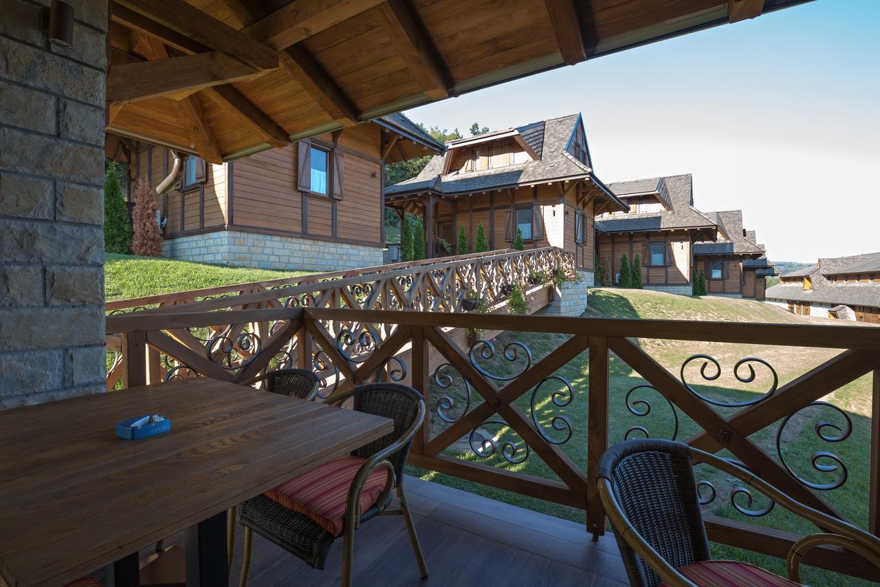 Etno Naselje Vrdnicka Kula Bed and Breakfast Vrdnik Buitenkant foto