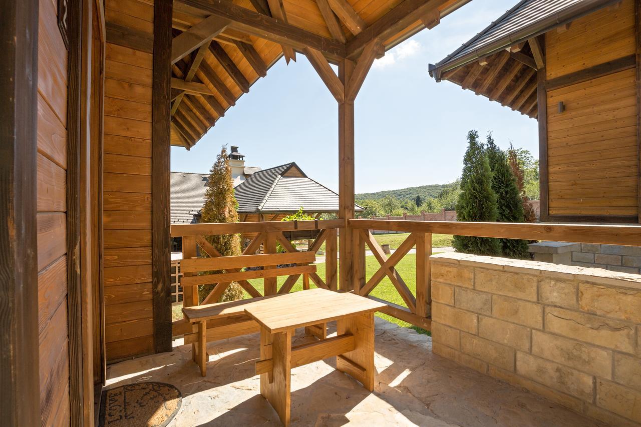 Etno Naselje Vrdnicka Kula Bed and Breakfast Vrdnik Buitenkant foto