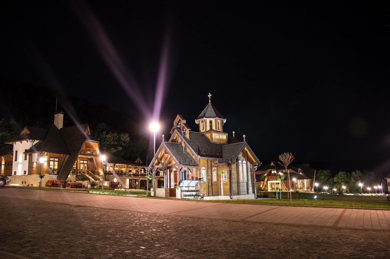 Etno Naselje Vrdnicka Kula Bed and Breakfast Vrdnik Buitenkant foto