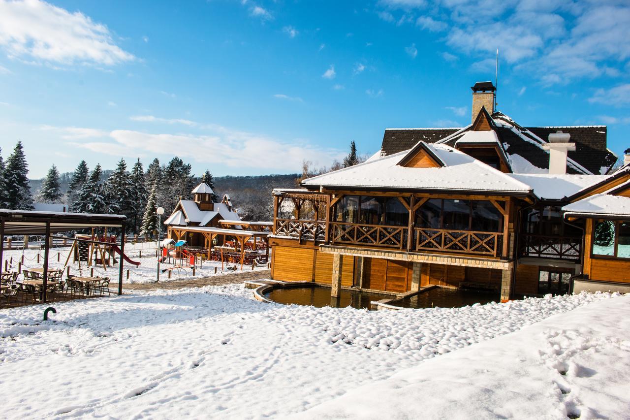 Etno Naselje Vrdnicka Kula Bed and Breakfast Vrdnik Buitenkant foto